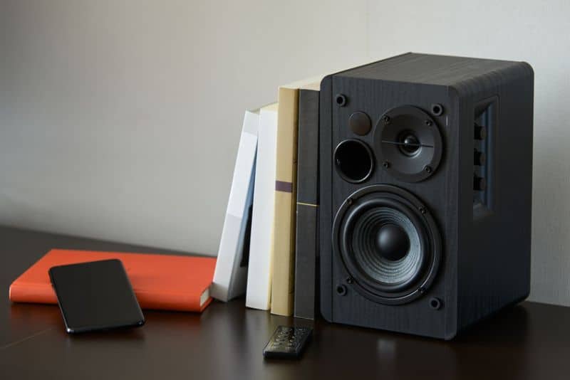 6 Best Bookshelf Speakers Under 300 In 2022 (Quality & Affordability)